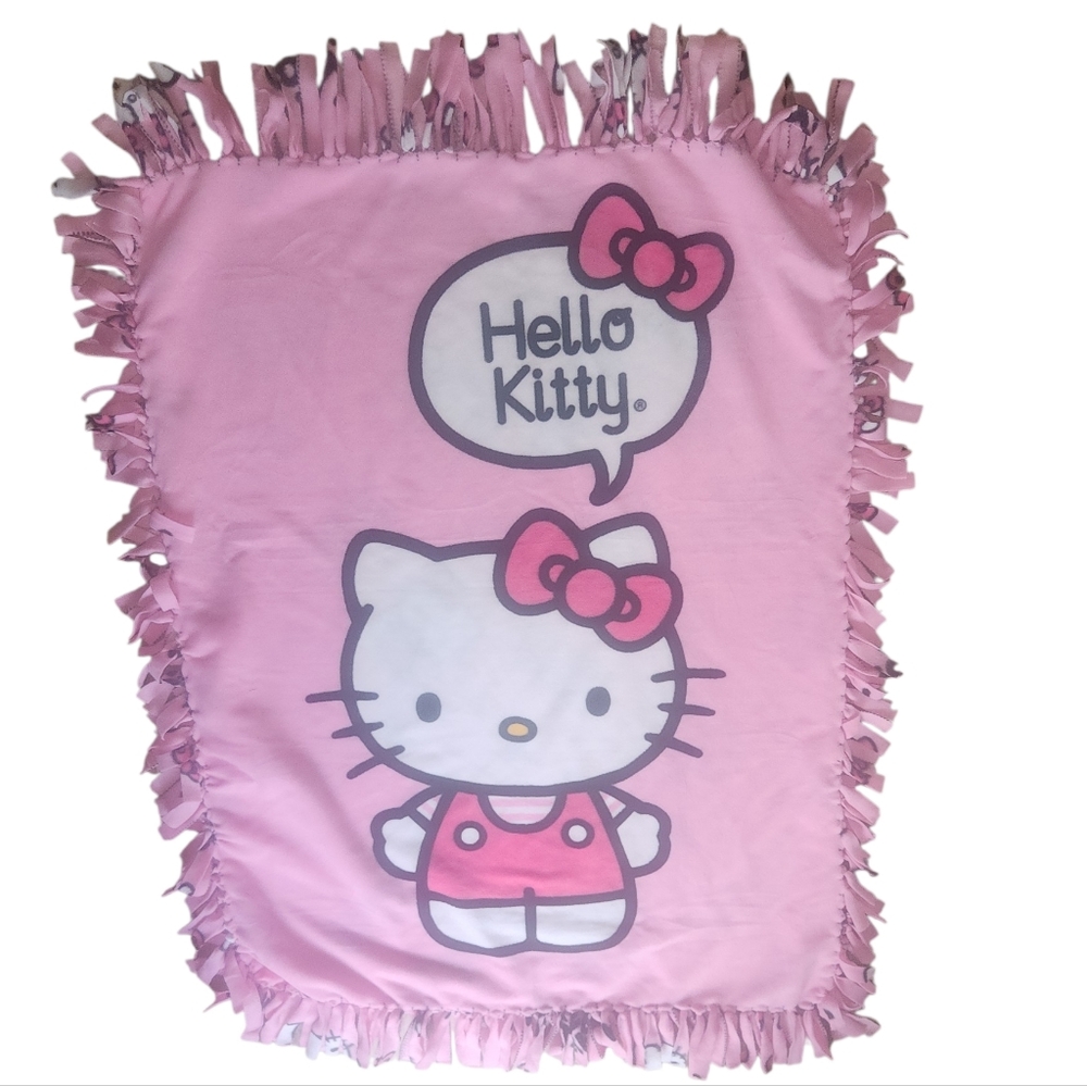Hello Kitty Pink Fleece Tie-Blanket with Bow Graphic